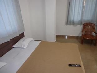 Oyo 36211 Hotel Padma Palace ウッジャイン エクステリア 写真